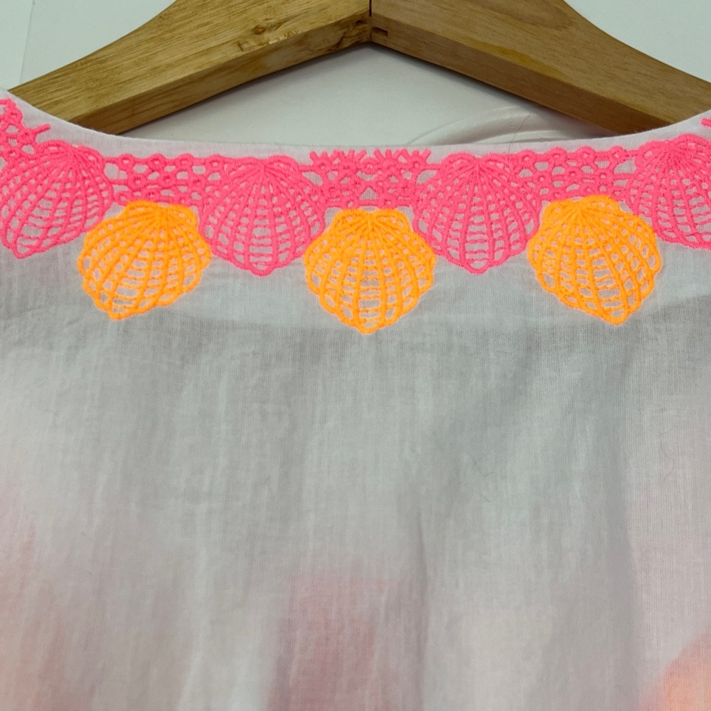 Lilly Pulitzer White Top with Pink and Orange Accents. Great for beach. - Picture 6 of 8